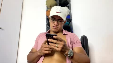 Snapshot of tom_kingfit chatting on February 2025 02:08:02 AM SPORTSFIT29 online show from February 2025 02:08:02 AM