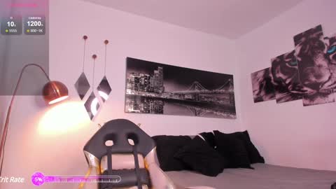 Snapshot of tom_mckleein chatting on December 2024 01:43:01 AM TOM MCKLEEIN instagram online show from December 2024 01:43:01 AM