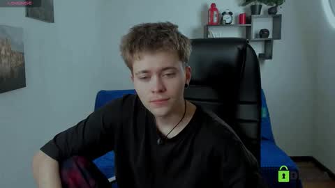 Snapshot of tomas_norton chatting on December 2025 03:18:02 PM tomas_norton online show from December 2025 03:18:02 PM