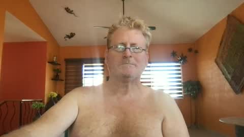 Snapshot of tomascausa chatting on June 2026 10:52:02 PM Hola online show from June 2026 10:52:02 PM