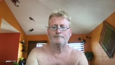 Snapshot of tomascausa chatting on July 2026 11:18:01 PM Hola online show from July 2026 11:18:01 PM