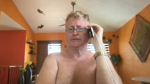 Snapshot of tomascausa chatting on July 2026 08:35:02 PM Hola online show from July 2026 08:35:02 PM