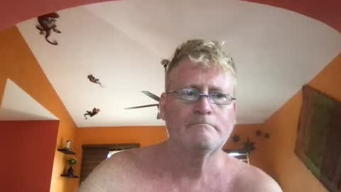 Snapshot of tomascausa chatting on July 2026 07:01:01 PM Hola online show from July 2026 07:01:01 PM