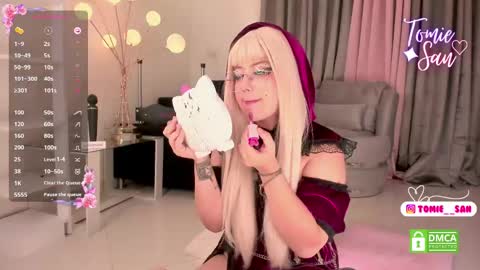 Snapshot of tomie_san chatting on February 2025 06:09:01 AM Tomie online show from February 2025 06:09:01 AM