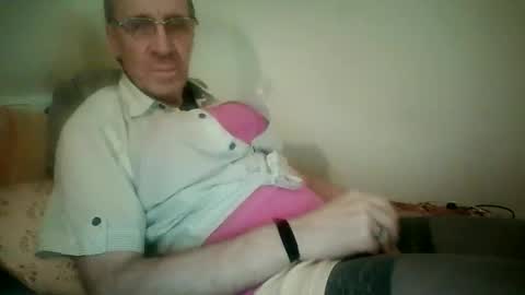 Snapshot of tomislav321 chatting on April 2026 09:59:02 PM tomislav321 online show from April 2026 09:59:02 PM