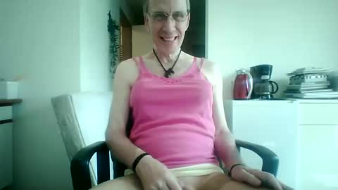 Snapshot of tomislav321 chatting on May 2026 01:27:02 PM tomislav321 online show from May 2026 01:27:02 PM