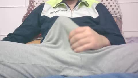 Snapshot of tommaso9046 chatting on December 2024 04:19:02 PM tommaso9046 online show from December 2024 04:19:02 PM