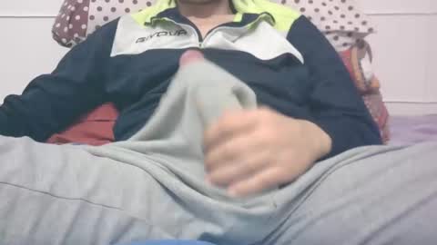 Snapshot of tommaso9046 chatting on February 2025 02:25:01 PM tommaso9046 online show from February 2025 02:25:01 PM