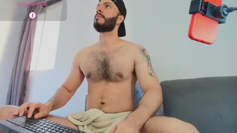 Snapshot of tommel_bailey chatting on May 2026 01:10:02 PM Tommel Bailey online show from May 2026 01:10:02 PM