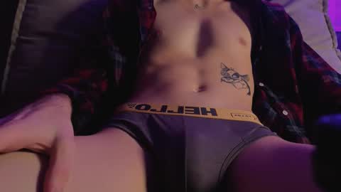 Tommie online show from December 2025 05:39:02 AM