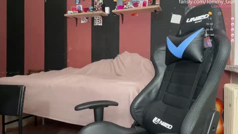 Snapshot of tommy__gun_ chatting on December 2024 05:10:02 PM Tommy and Katana online show from December 2024 05:10:02 PM