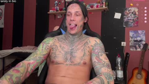 Snapshot of tommy__gun_ chatting on December 2024 04:32:01 PM Tommy and Katana online show from December 2024 04:32:01 PM