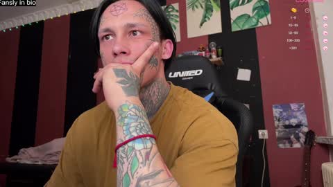 Snapshot of tommy__gun_ chatting on January 2025 01:58:01 PM Tommy and Katana online show from January 2025 01:58:01 PM