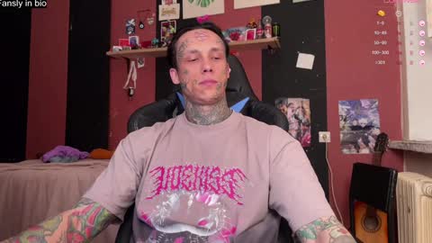 Snapshot of tommy__gun_ chatting on January 2025 06:09:01 PM Tommy and Katana online show from January 2025 06:09:01 PM