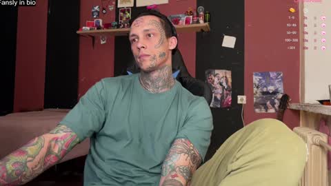 Snapshot of tommy__gun_ chatting on January 2025 03:06:01 PM Tommy and Katana online show from January 2025 03:06:01 PM