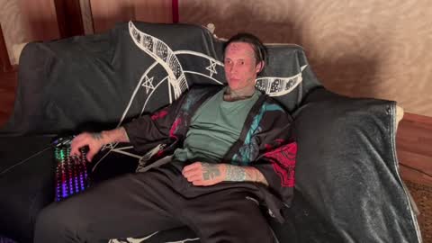 Snapshot of tommy__gun_ chatting on January 2025 03:18:01 PM Tommy and Katana online show from January 2025 03:18:01 PM