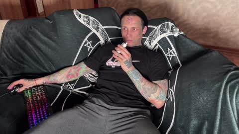 Snapshot of tommy__gun_ chatting on February 2025 04:39:02 PM Tommy and Katana online show from February 2025 04:39:02 PM