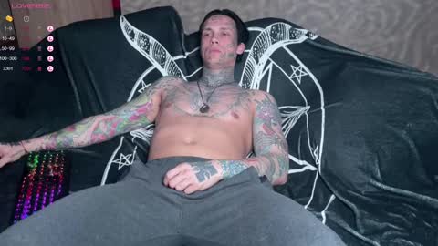 Snapshot of tommy__gun_ chatting on February 2025 04:02:01 PM Tommy and Katana online show from February 2025 04:02:01 PM