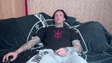 Snapshot of tommy__gun_ chatting on February 2025 09:11:02 AM Tommy and Katana online show from February 2025 09:11:02 AM