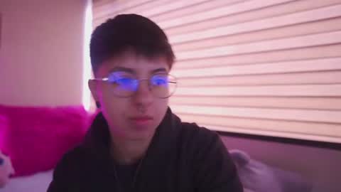 Snapshot of tommy_blue1 chatting on July 2026 01:14:02 PM Blue online show from July 2026 01:14:02 PM