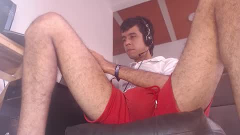   Thomas    online show from November 2025 04:18:01 PM