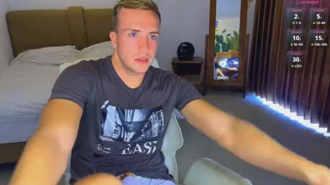 Snapshot of tommy_cumfinger chatting on April 2026 01:25:01 AM Tommy online show from April 2026 01:25:01 AM