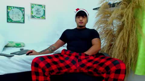 Snapshot of tommy_hotguy chatting on December 2025 02:17:02 AM tommy online show from December 2025 02:17:02 AM