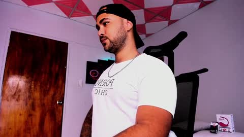 tommy_sccott online show from January 2025 02:49:02 AM