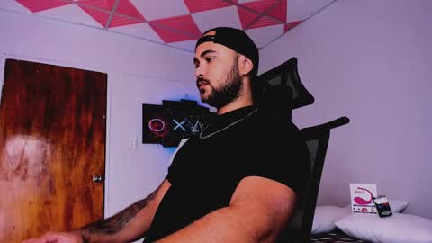 tommy_sccott online show from February 2025 02:42:02 AM