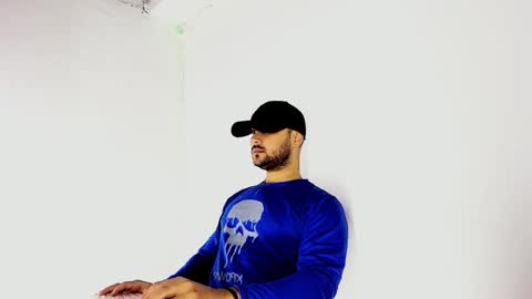 tommy_sccott online show from September 2025 10:22:02 PM