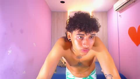 tommy_sweet1 online show from March 2025 03:38:02 PM