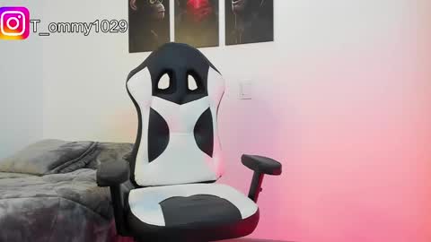 Snapshot of tommy_vm chatting on December 2024 01:26:01 AM Tommy online show from December 2024 01:26:01 AM