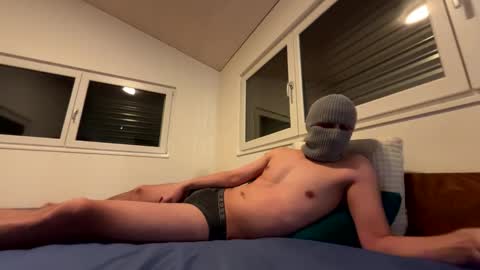 Kayden online show from March 2026 07:09:01 PM