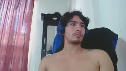 Snapshot of tommycutee21 chatting on May 2026 06:57:02 PM tommycutee21 online show from May 2026 06:57:02 PM