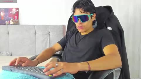 Snapshot of tommyhot7 chatting on June 2026 11:07:01 PM tommyhot7 online show from June 2026 11:07:01 PM