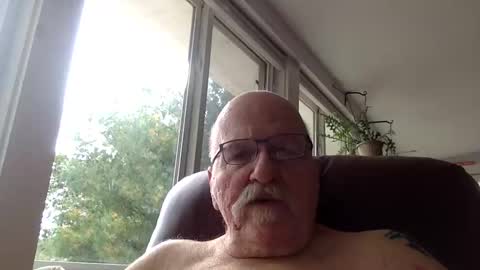 tommyknocker1 online show from October 2025 04:30:02 PM