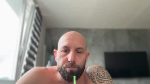 Snapshot of tommyx01 chatting on July 2026 04:25:02 PM Thomas Fit online show from July 2026 04:25:02 PM