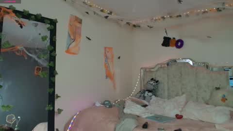 leyla  online show from October 2025 05:31:02 PM