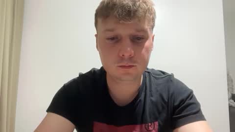 tomsky2703 online show from April 2026 06:59:02 PM