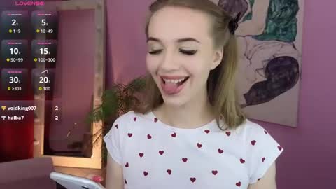 Snapshot of toni_ray chatting on July 2026 06:09:01 AM Tony online show from July 2026 06:09:01 AM