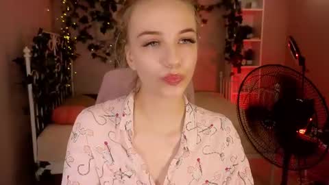 Snapshot of toni_ray chatting on July 2026 05:54:02 AM Tony online show from July 2026 05:54:02 AM