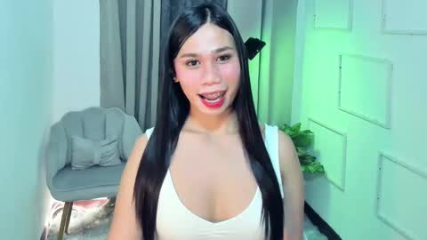 Snapshot of tony_drivesyoucrazy chatting on February 2025 04:31:01 AM tony_drivesyoucrazy online show from February 2025 04:31:01 AM