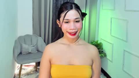 Snapshot of tony_drivesyoucrazy chatting on February 2025 04:48:02 PM tony_drivesyoucrazy online show from February 2025 04:48:02 PM