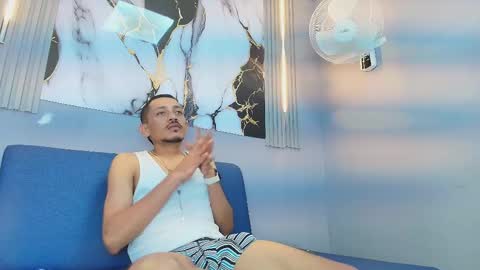 Snapshot of tony_kurt chatting on December 2025 08:58:02 PM TONY online show from December 2025 08:58:02 PM