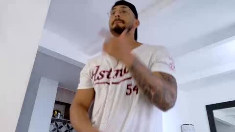 tony muscle1 online show from February 2026 08:16:01 PM