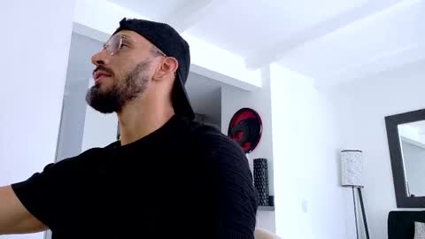 tony muscle1 online show from March 2026 06:01:01 PM