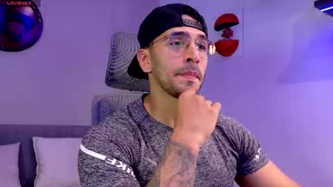 Snapshot of tony_muscle1 chatting on June 2026 07:02:01 PM tony muscle1 online show from June 2026 07:02:01 PM