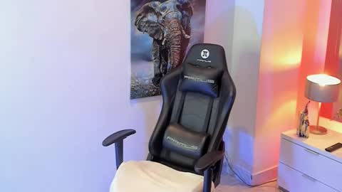 Snapshot of tony_petrov chatting on February 2026 05:01:02 AM tony_petrov online show from February 2026 05:01:02 AM