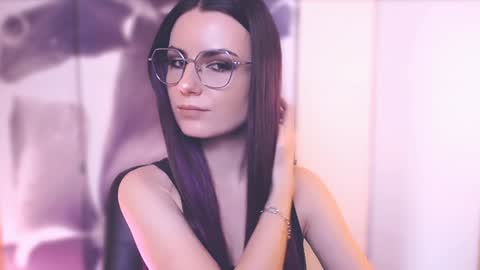 Snapshot of too_beautiful chatting on January 2025 06:10:02 PM Elizabeth online show from January 2025 06:10:02 PM