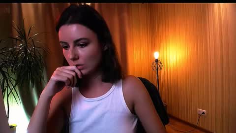 Snapshot of too_beautiful chatting on October 2025 03:31:01 PM Elizabeth online show from October 2025 03:31:01 PM